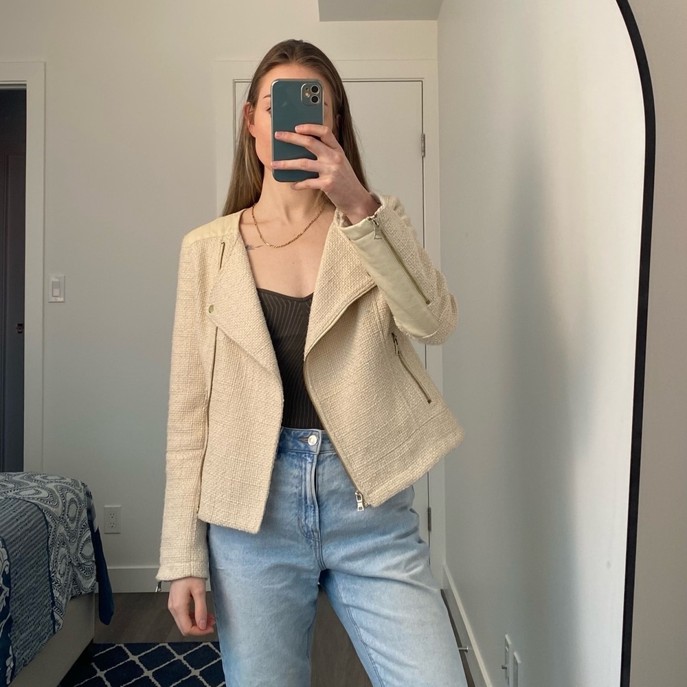 Banana Republic - A symmetrical Leather Accent Jacket  - Vegan - Cream - 6